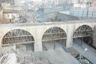 Kahramanmaraş’ta Kanlıdere Köprüsü yeniden ayağa kaldırılıyor