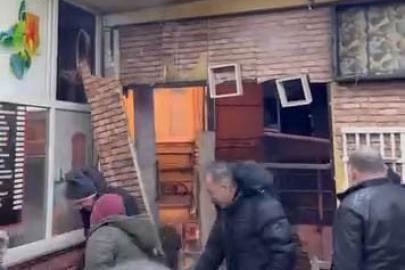 Kahvehanenin duvarları parçalansa da oyunlarına devam ettiler