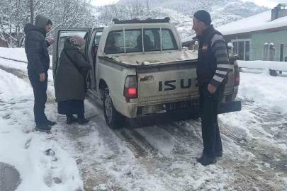 Kanser hastası kadına köy hizmetleri ekipleri yetişti