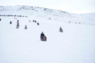 Kar keyfi Ketençimen Kayak Merkezi’nde yaşandı