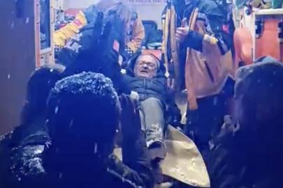 Kar sebebiyle köyde mahsur kalan hasta için seferber oldular