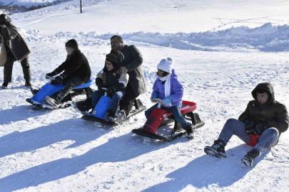 Kar yağışı sonrası Bitlis’te kayak tesislerinde yoğunluk