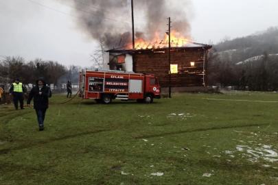 Karabük’te 450 yıllık ahşap cami alevlere teslim oldu