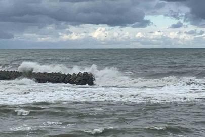 Karadeniz’de fırtına etkili oluyor