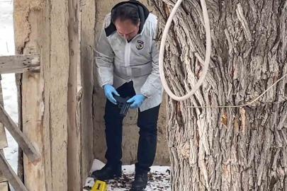 Karaman’da polisten kaçarken metruk eve tabanca atan 2 şüpheli yakalandı