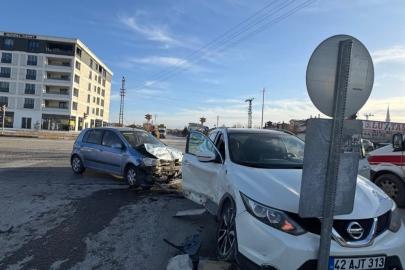 Karapınar’da iki araç çarpıştı: 3 yaralı