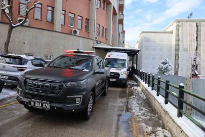 Kardan yolu kapanan hastaya büyükşehir ekipleri yetişti