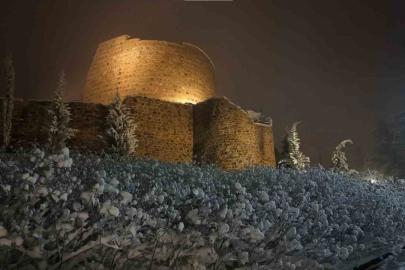 Karlar altındaki Aydos Kalesi mest etti