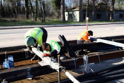 Kartepe tramvay hattında ray döşeme çalışmaları başladı