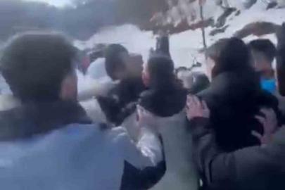 Kartepe’de tartışma kavgaya döndü: Baba, çocuklarının yanında darp edildi