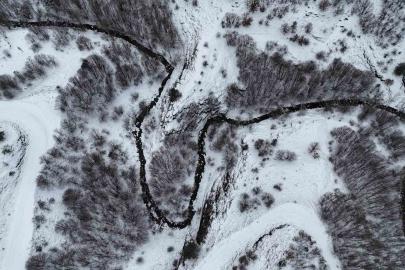 Kastamonu’da karla kaplanan dağlarda hayran bırakan manzaralar