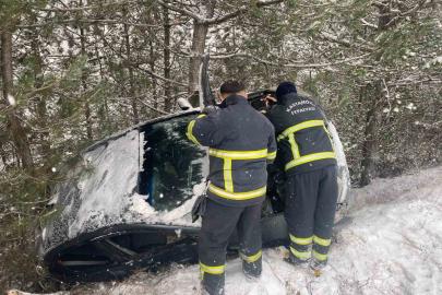 Kastamonu’da otomobil şarampole yuvarlandı: 2 yaralı