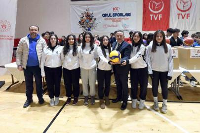 Kastamonu’da spor kulüpleri ve okullara 7 milyon TL değerinde malzeme desteği