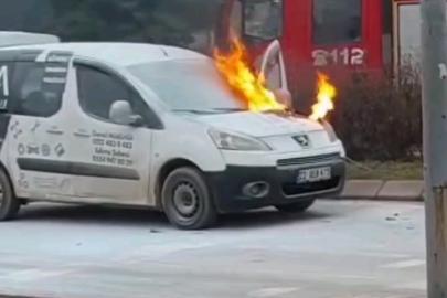 Kavşakta alevli anlar, trafik kilitlendi