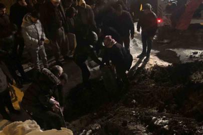 Kayarken belediye otobüsünün altında kalan çocuk son yolculuğuna uğurlandı