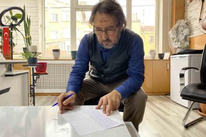 Kaybettiği telefonu için şiir yazdı