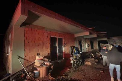 Kaynar suya benzin dökülen evde patlama: 2 yaralı