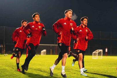 Kayserispor’un Antalya kampı başladı