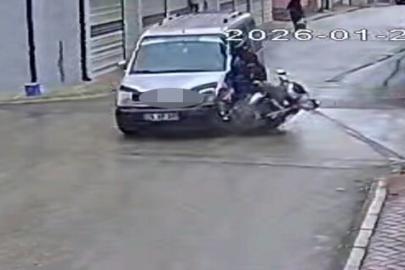 Kazada genç kurye ağır yaralandı