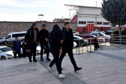 Kendini polis olarak tanıtıp dolandırıcılık yapan 6 şüpheli tutuklandı