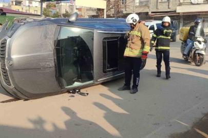 Kırıkhan’da otomobil yan yattı: 2 yaralı