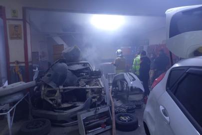 Kırıkhan’da tamircide yangın