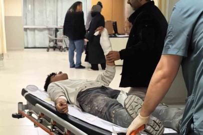 Kırılan cam bileğini kesti