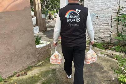 Koçarlı’da ihtiyaç sahiplerine sıcak yemek ve yakacak desteği