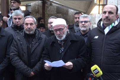 Konya’da aileler yeni yılın ilk sabah namazında camide buluştu