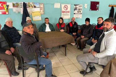 Köy köy gezilerek, çiftçiye tarımsal üretimin plânlanması ve desteklemeleri anlatılıyor