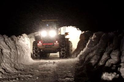 Köyde rahatsızlanan kadın için ekipler seferber oldu