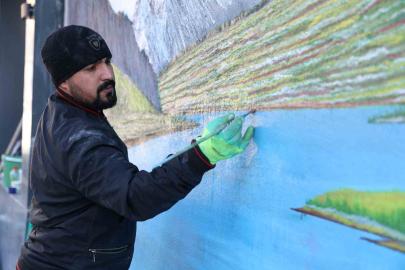 Kule vinçten tuvale: Kırşehir’de operatörün sanat yolculuğu