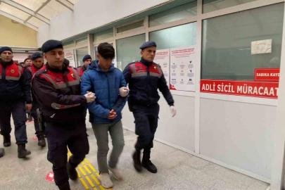 Kulübede balta ve kürekle öldürülen berberin vücudunda 24 yara tespit edildi