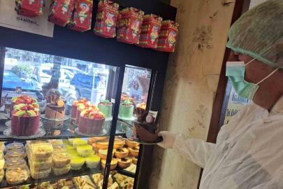 Kuşadası’nda yaş pastalar mercek altında