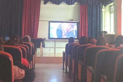 Kütahya Akşemsettin Kız Anadolu İmam Hatip Lisesinde belgesel gösterimi