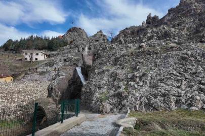 Kütahya’da kayıp kız çocuğunun cansız bedeni dere kenarında bulundu