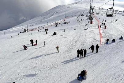 Ladik Akdağ Kayak Merkezi’ne yoğun ilgi