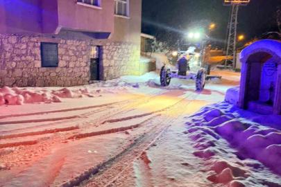 Mahsur kalan hasta vatandaşın yardımına karla mücadele ekipleri yetişti