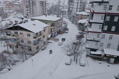 Malatya kırsalında kar kalınlığı 30 santimetreyi buldu