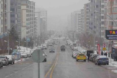 Malatya’da kar ve sis etkili oluyor