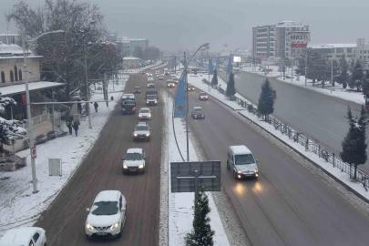 Malatya’da kar yağışı etkili oluyor