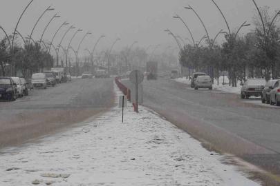 Malatya’da kar yağışı nedeniyle kamu personeline idari izin ve motosikletlere trafik yasağı