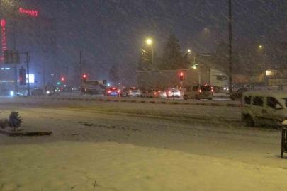 Malatya’da kar yağışı ulaşımda aksamalara yol açtı