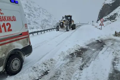 Malatya'da karla mücadele çalışmaları aralıksız devam ediyor