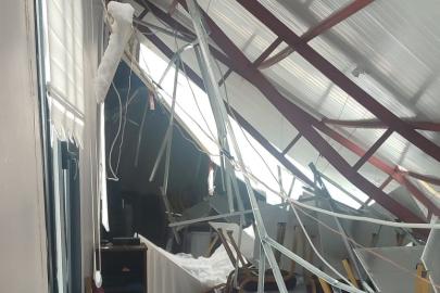 Malatya’da mevlit salonunun çatısı kardan çöktü