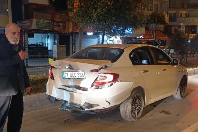 Manavgat’ta 3 aracın karıştığı zincirleme kazada yaralanan olmadı