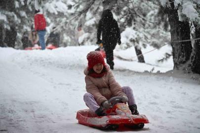 Manisa’da kar coşkusu: Yaylalar ziyaretçilerle doldu