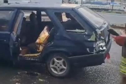 Manisa’da otomobil otobüs ile çarpıştı: 2 yaralı