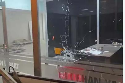 Mardin’de iş yerlerine silahlı saldırı