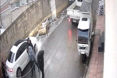 Mardin’de kopan elektrik teli gençlerin üzerine düştü